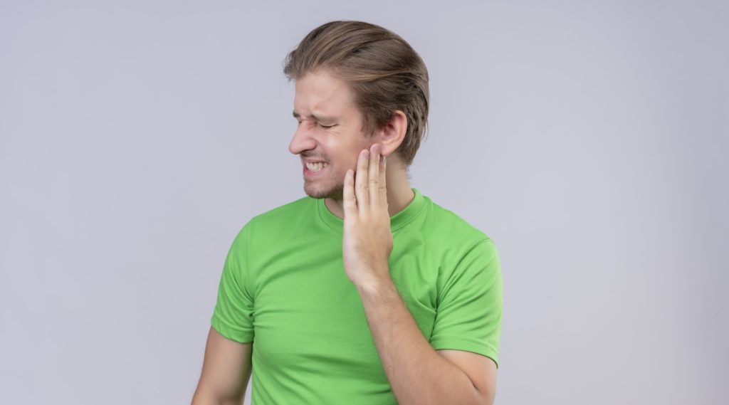 Vnetje zunanjega sluhovoda - plavalno uho ter preventiva s čepki za ušesa